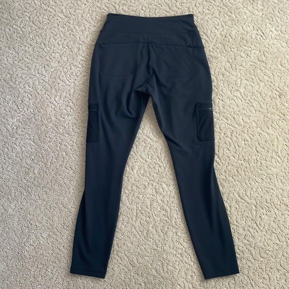 Athleta Headlands Hybrid Cargo Legging - Picture 3 of 5